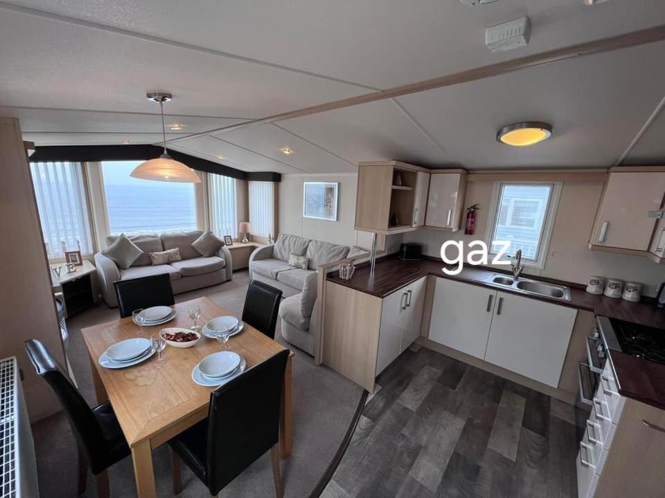 Gaz N Max Hotel Abergele Exterior photo